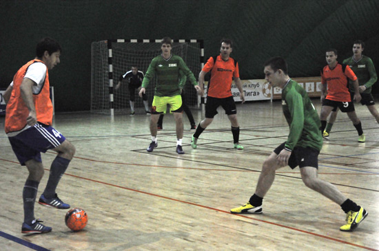 Футбольная команда ЭЗОИС дебютировала в чемпионате ЭМФЛ.